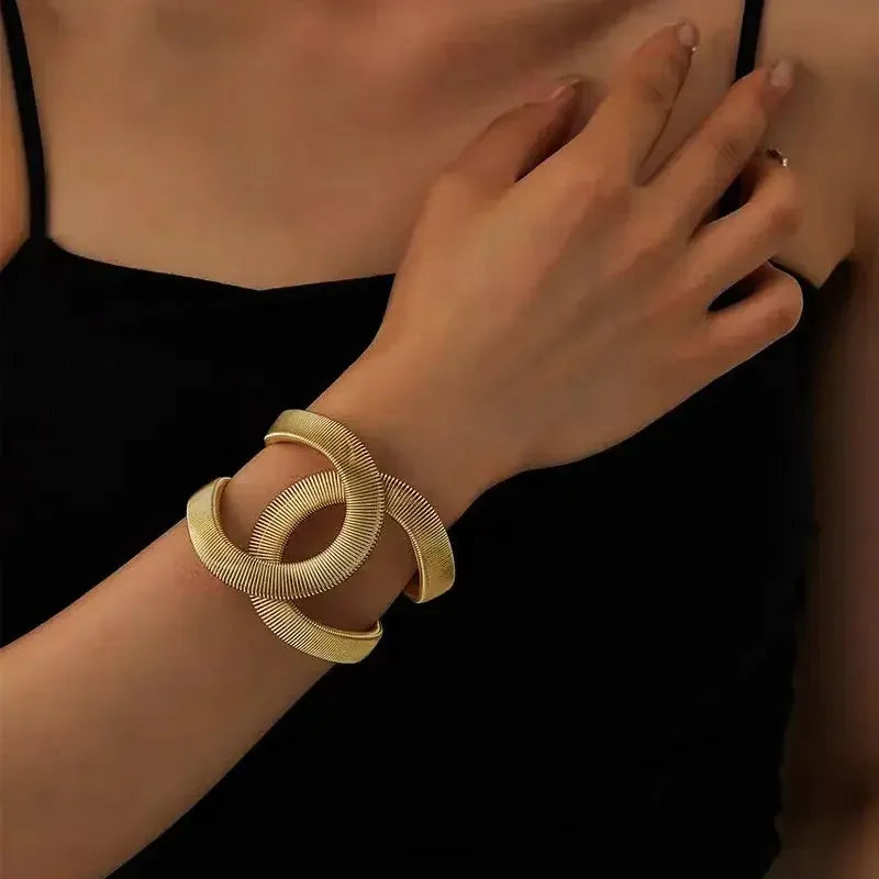 Fashion Designer Jewelry Elegent Alloy Wide Spring Cuff Bracelet Bangles Statement Jewelry Fashion Bangle For Women Big